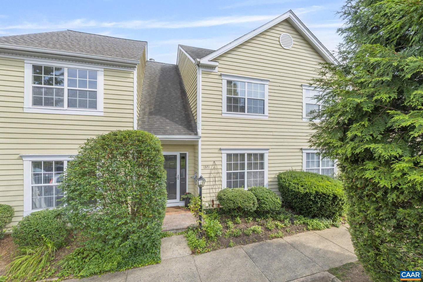 1371 LE PARC TER, CHARLOTTESVILLE, Virginia 22901, 2 Bedrooms Bedrooms, ,2 BathroomsBathrooms,Residential,For sale,1371 LE PARC TER,667058 MLS # 667058