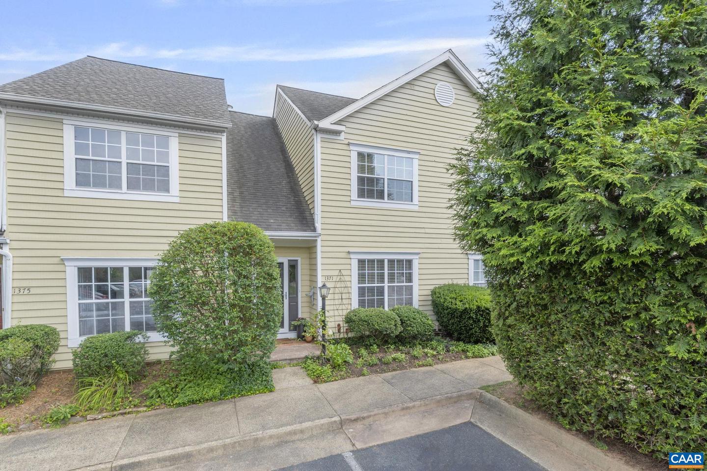 1371 LE PARC TER, CHARLOTTESVILLE, Virginia 22901, 2 Bedrooms Bedrooms, ,2 BathroomsBathrooms,Residential,For sale,1371 LE PARC TER,667058 MLS # 667058