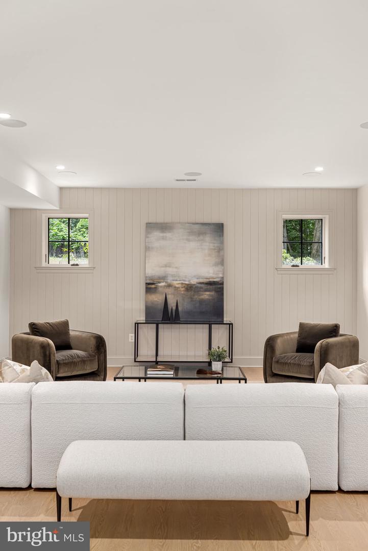 2109 ELLIOTT AVE, MCLEAN, Virginia 22101, 6 Bedrooms Bedrooms, ,6 BathroomsBathrooms,Residential,For sale,2109 ELLIOTT AVE,VAFX2254664 MLS # VAFX2254664