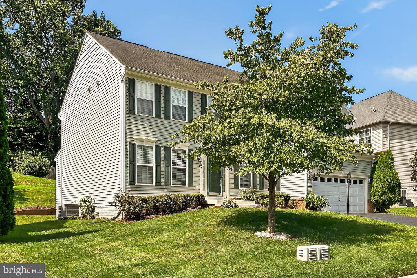 4369 GEORGE FRYE CIR, WOODBRIDGE, Virginia 22193, 5 Bedrooms Bedrooms, ,5 BathroomsBathrooms,Residential,For sale,4369 GEORGE FRYE CIR,VAPW2099370 MLS # VAPW2099370