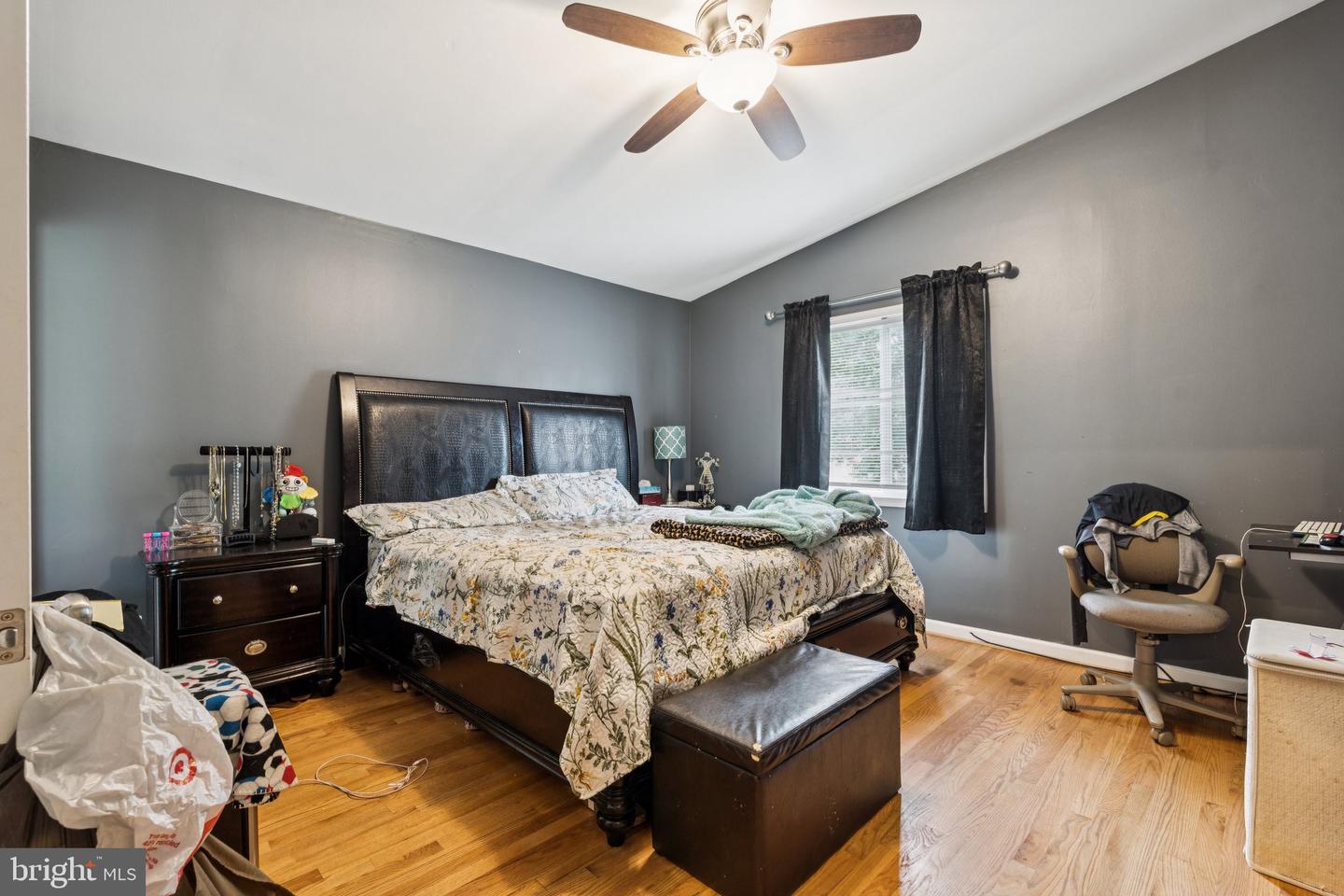 805 N YORK RD, STERLING, Virginia 20164, 5 Bedrooms Bedrooms, ,3 BathroomsBathrooms,Residential,For sale,805 N YORK RD,VALO2102820 MLS # VALO2102820