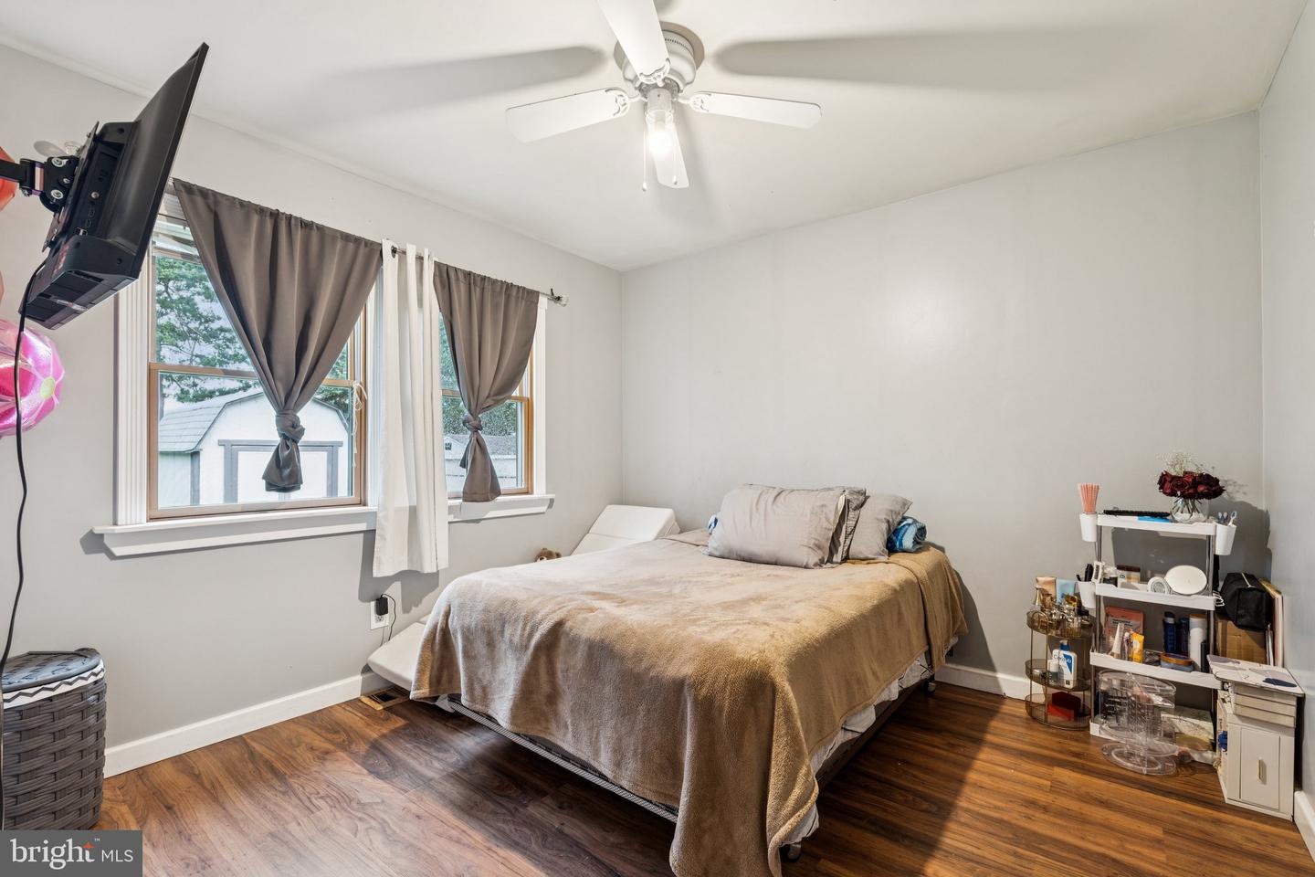 805 N YORK RD, STERLING, Virginia 20164, 5 Bedrooms Bedrooms, ,3 BathroomsBathrooms,Residential,For sale,805 N YORK RD,VALO2102820 MLS # VALO2102820