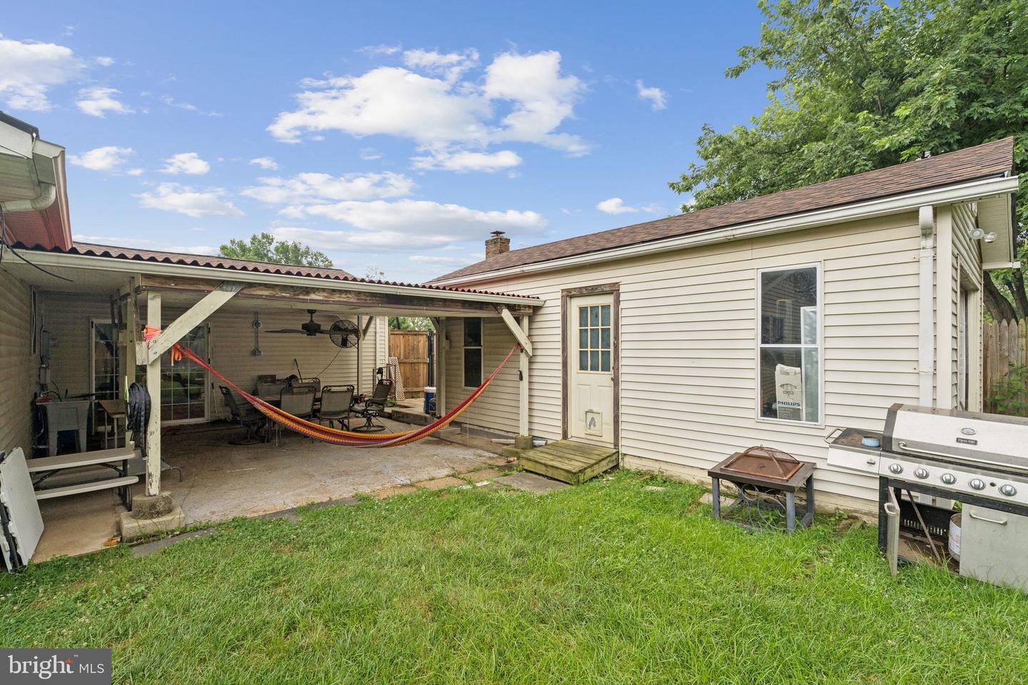 805 N YORK RD, STERLING, Virginia 20164, 5 Bedrooms Bedrooms, ,3 BathroomsBathrooms,Residential,For sale,805 N YORK RD,VALO2102820 MLS # VALO2102820