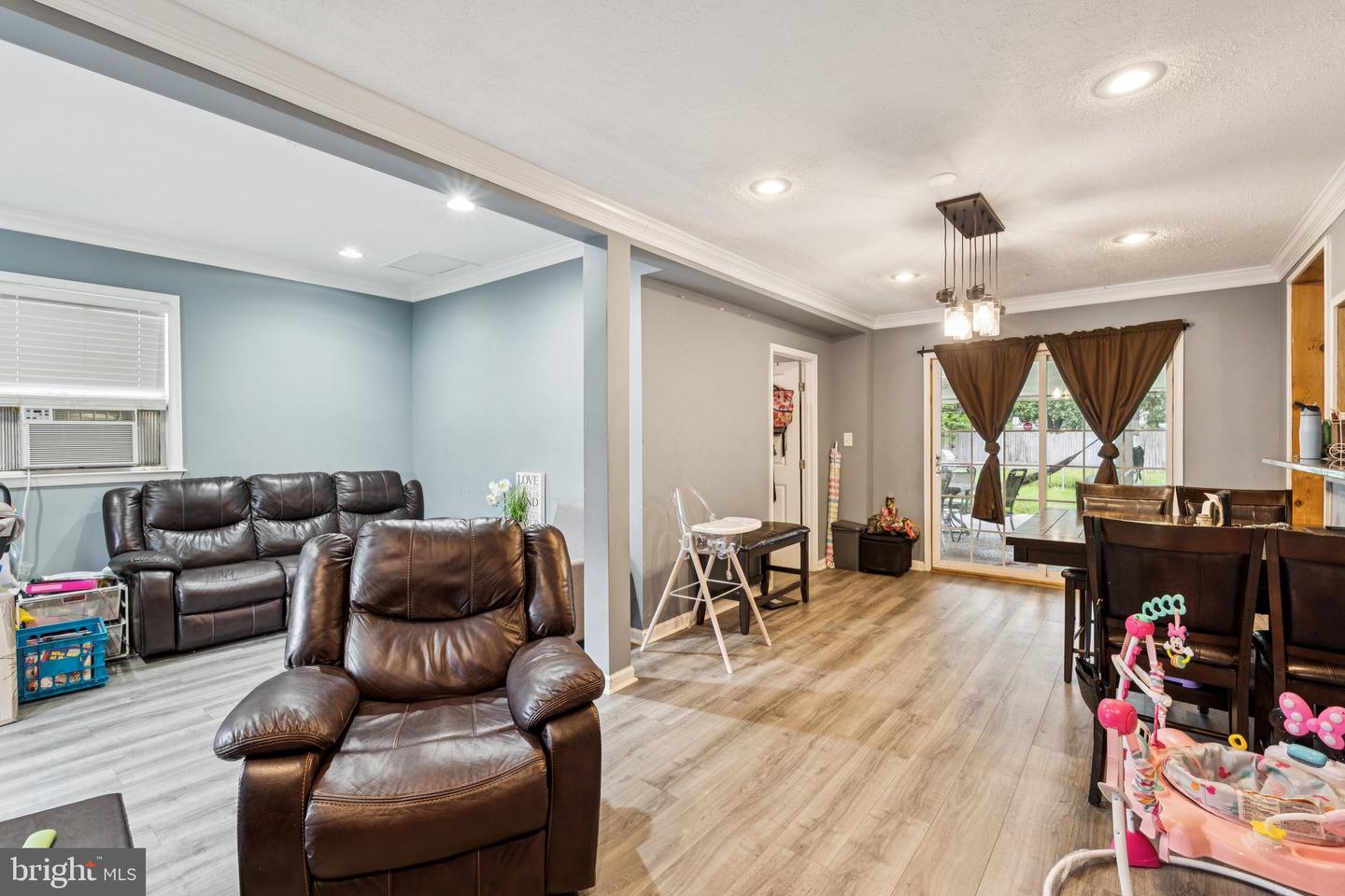 805 N YORK RD, STERLING, Virginia 20164, 5 Bedrooms Bedrooms, ,3 BathroomsBathrooms,Residential,For sale,805 N YORK RD,VALO2102820 MLS # VALO2102820