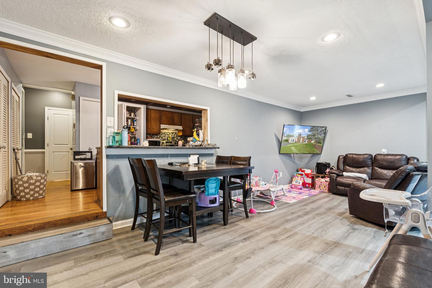 805 N YORK RD, STERLING, Virginia 20164, 5 Bedrooms Bedrooms, ,3 BathroomsBathrooms,Residential,For sale,805 N YORK RD,VALO2102820 MLS # VALO2102820