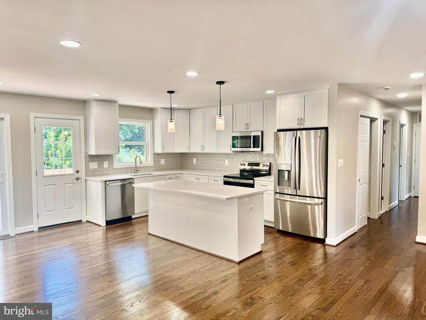 7504-B DAVIAN DR, ANNANDALE, Virginia 22003, 5 Bedrooms Bedrooms, 5 Rooms Rooms,3 BathroomsBathrooms,Residential,For sale,7504-B DAVIAN DR,VAFX2256888 MLS # VAFX2256888