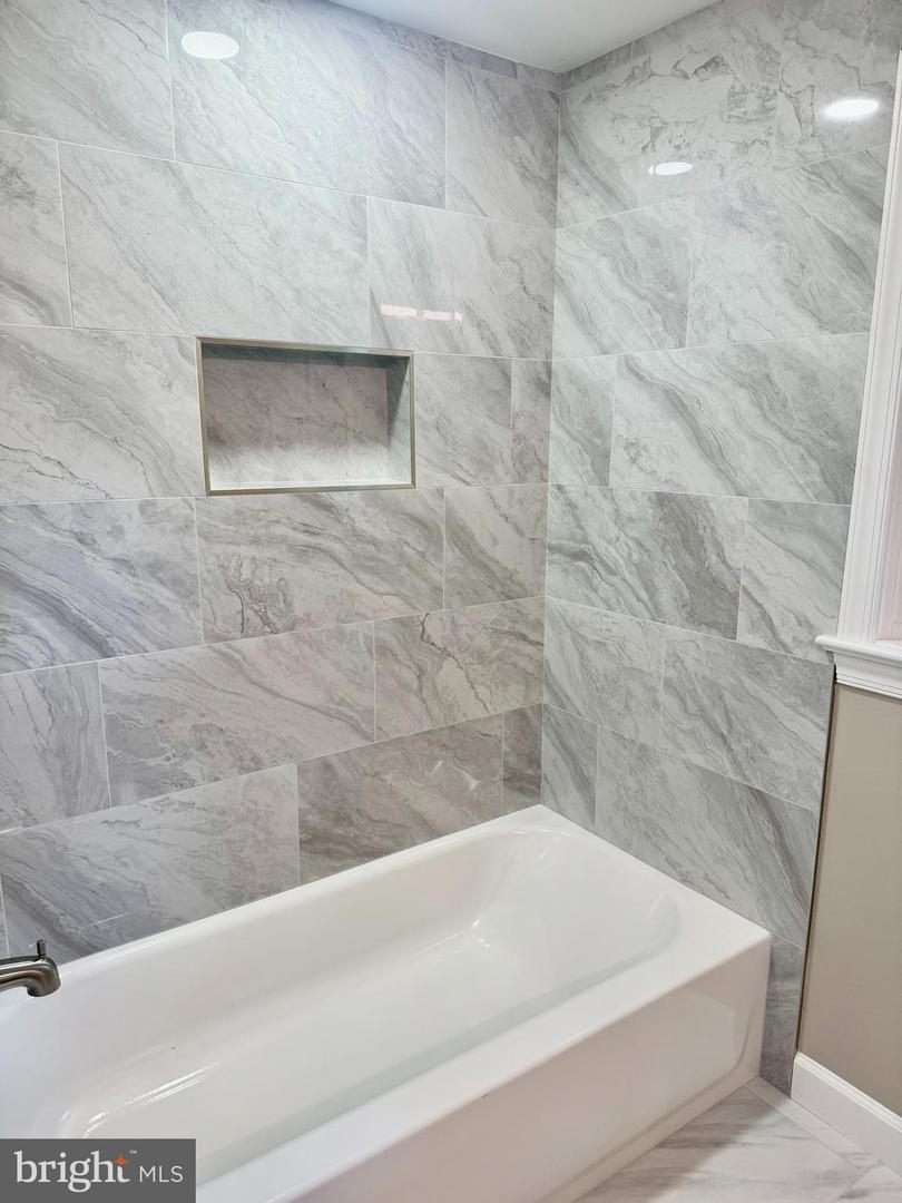 7504-B DAVIAN DR, ANNANDALE, Virginia 22003, 5 Bedrooms Bedrooms, 5 Rooms Rooms,3 BathroomsBathrooms,Residential,For sale,7504-B DAVIAN DR,VAFX2256888 MLS # VAFX2256888