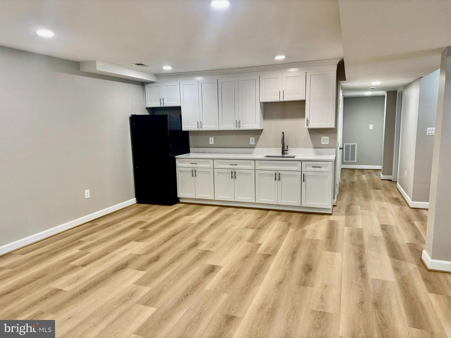 7504-B DAVIAN DR, ANNANDALE, Virginia 22003, 5 Bedrooms Bedrooms, 5 Rooms Rooms,3 BathroomsBathrooms,Residential,For sale,7504-B DAVIAN DR,VAFX2256888 MLS # VAFX2256888