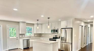 7504-B DAVIAN DR, ANNANDALE, Virginia 22003, 5 Bedrooms Bedrooms, 5 Rooms Rooms,3 BathroomsBathrooms,Residential,For sale,7504-B DAVIAN DR,VAFX2256888 MLS # VAFX2256888