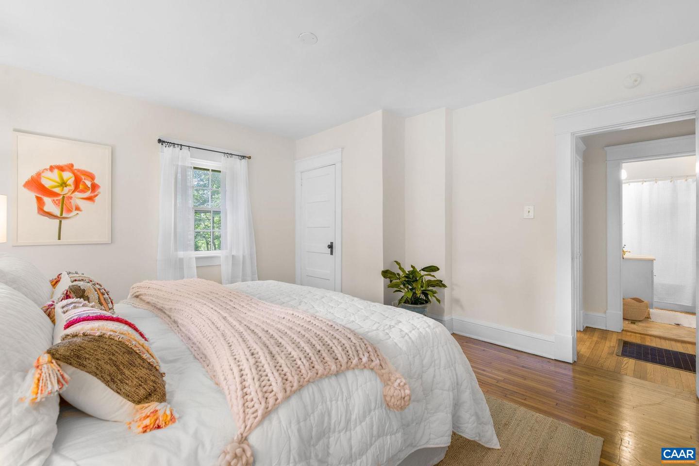 3962 IVY RD, CHARLOTTESVILLE, Virginia 22903, 2 Bedrooms Bedrooms, ,1 BathroomBathrooms,Residential,For sale,3962 IVY RD,667047 MLS # 667047