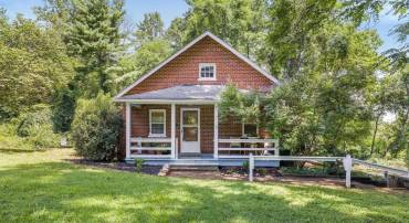 3962 IVY RD, CHARLOTTESVILLE, Virginia 22903, 2 Bedrooms Bedrooms, ,1 BathroomBathrooms,Residential,For sale,3962 IVY RD,667047 MLS # 667047
