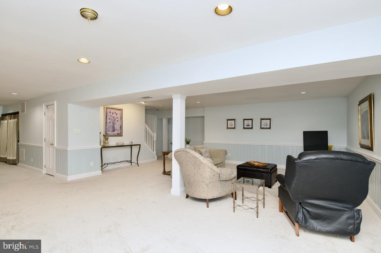 5439 ASHLEIGH RD, FAIRFAX, Virginia 22030, 4 Bedrooms Bedrooms, 8 Rooms Rooms,3 BathroomsBathrooms,Residential,For sale,5439 ASHLEIGH RD,VAFX2257214 MLS # VAFX2257214