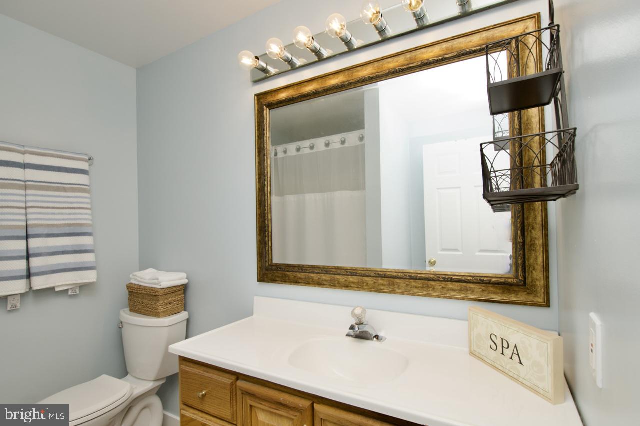 5439 ASHLEIGH RD, FAIRFAX, Virginia 22030, 4 Bedrooms Bedrooms, 8 Rooms Rooms,3 BathroomsBathrooms,Residential,For sale,5439 ASHLEIGH RD,VAFX2257214 MLS # VAFX2257214