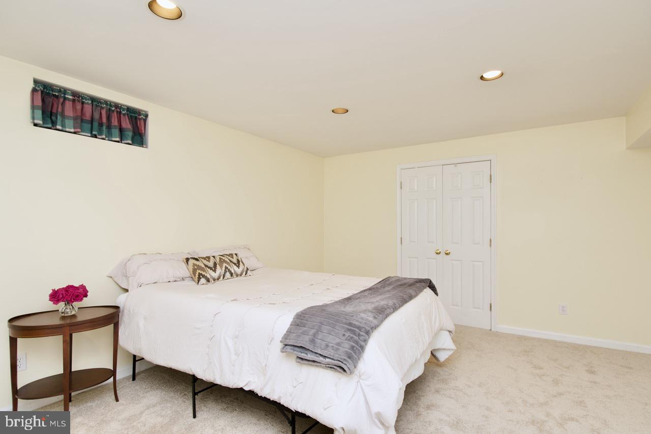 5439 ASHLEIGH RD, FAIRFAX, Virginia 22030, 4 Bedrooms Bedrooms, 8 Rooms Rooms,3 BathroomsBathrooms,Residential,For sale,5439 ASHLEIGH RD,VAFX2257214 MLS # VAFX2257214