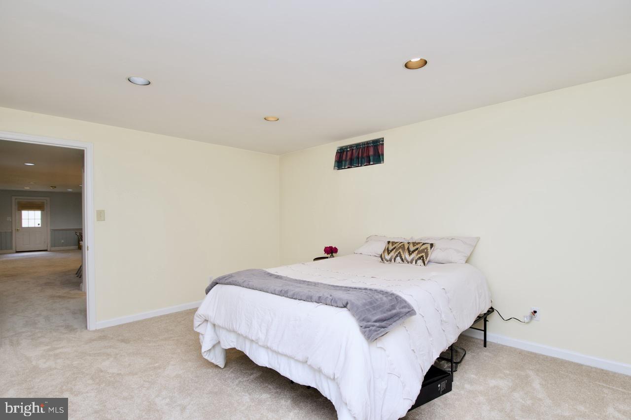 5439 ASHLEIGH RD, FAIRFAX, Virginia 22030, 4 Bedrooms Bedrooms, 8 Rooms Rooms,3 BathroomsBathrooms,Residential,For sale,5439 ASHLEIGH RD,VAFX2257214 MLS # VAFX2257214