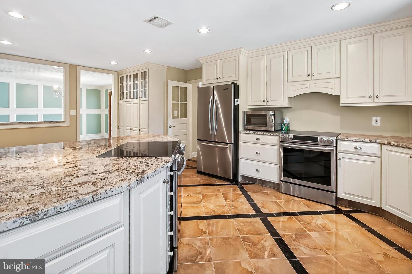 12118 DUMFRIES RD, MANASSAS, Virginia 20112, 6 Bedrooms Bedrooms, ,3 BathroomsBathrooms,Residential,For sale,12118 DUMFRIES RD,VAPW2099838 MLS # VAPW2099838