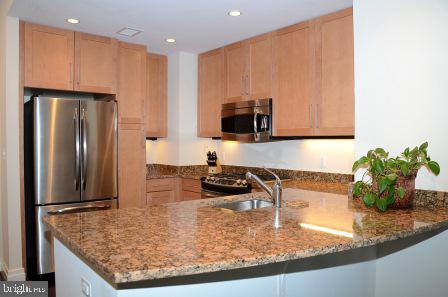 8220 CRESTWOOD HEIGHTS DR #418, MCLEAN, Virginia 22102, 1 Bedroom Bedrooms, ,1 BathroomBathrooms,Residential,For sale,8220 CRESTWOOD HEIGHTS DR #418,VAFX2257224 MLS # VAFX2257224