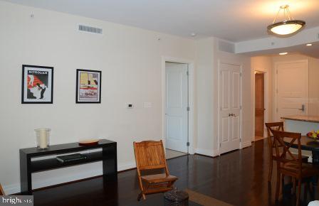 8220 CRESTWOOD HEIGHTS DR #418, MCLEAN, Virginia 22102, 1 Bedroom Bedrooms, ,1 BathroomBathrooms,Residential,For sale,8220 CRESTWOOD HEIGHTS DR #418,VAFX2257224 MLS # VAFX2257224