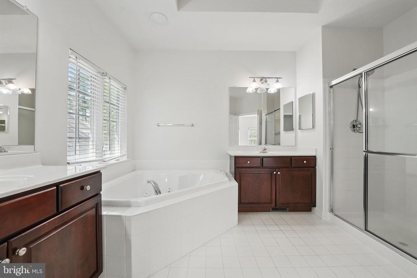 11402 CHIVALRY CHASE LN, SPOTSYLVANIA, Virginia 22551, 4 Bedrooms Bedrooms, ,4 BathroomsBathrooms,Residential,For sale,11402 CHIVALRY CHASE LN,VASP2034888 MLS # VASP2034888