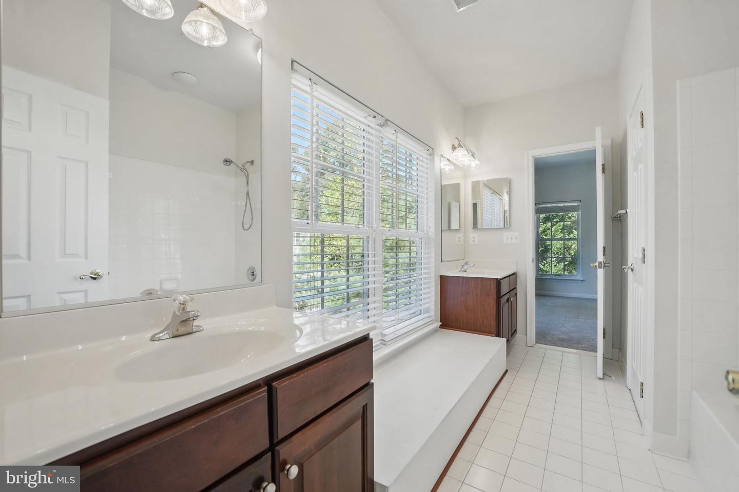 11402 CHIVALRY CHASE LN, SPOTSYLVANIA, Virginia 22551, 4 Bedrooms Bedrooms, ,4 BathroomsBathrooms,Residential,For sale,11402 CHIVALRY CHASE LN,VASP2034888 MLS # VASP2034888