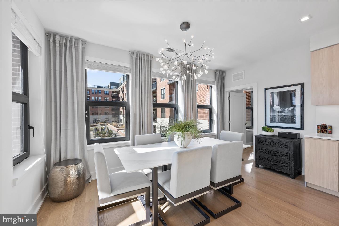 737 SWANN AVE #212, ALEXANDRIA, Virginia 22301, 2 Bedrooms Bedrooms, ,2 BathroomsBathrooms,Residential,For sale,737 SWANN AVE #212,VAAX2047800 MLS # VAAX2047800