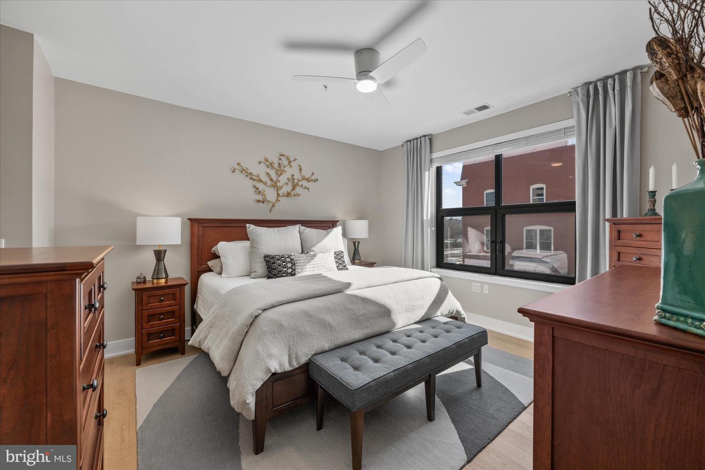 737 SWANN AVE #212, ALEXANDRIA, Virginia 22301, 2 Bedrooms Bedrooms, ,2 BathroomsBathrooms,Residential,For sale,737 SWANN AVE #212,VAAX2047800 MLS # VAAX2047800