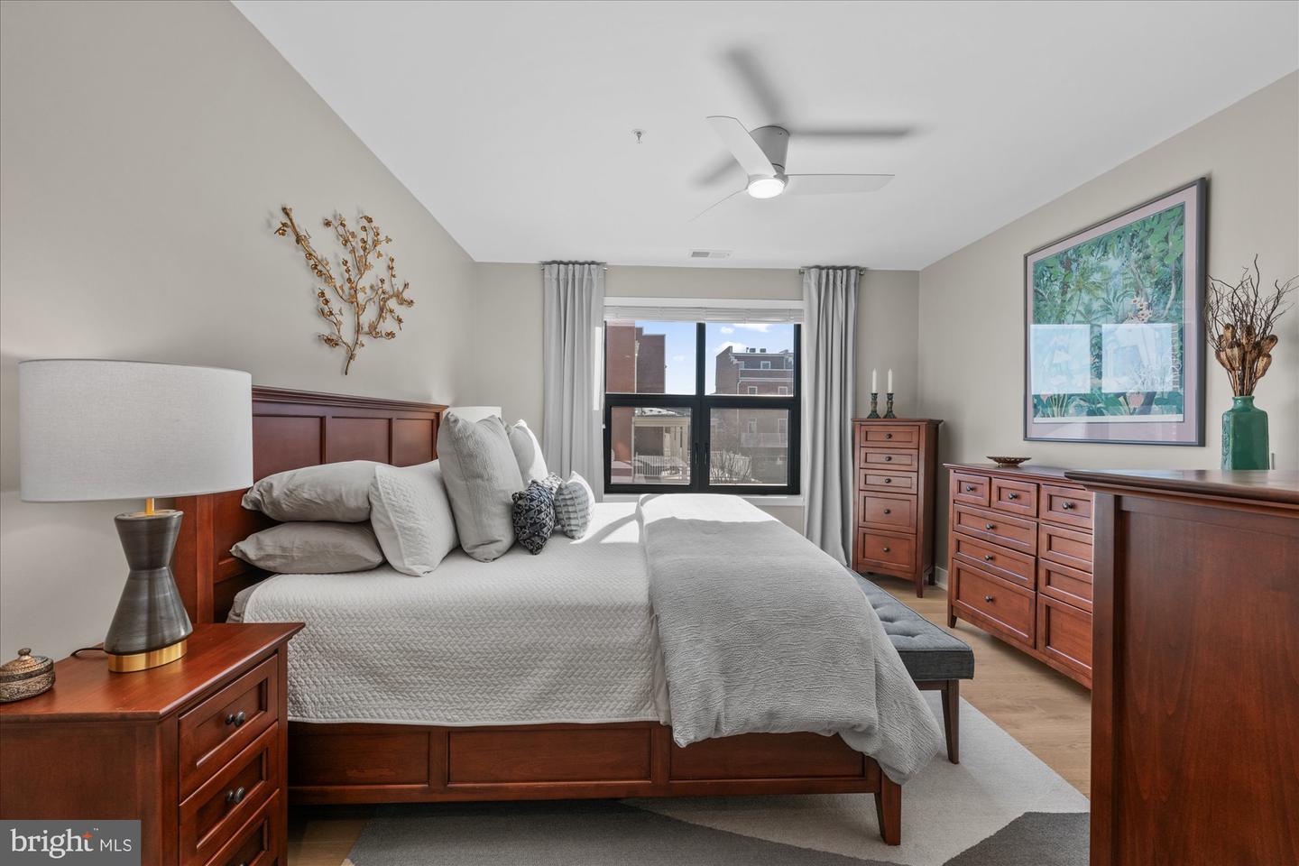 737 SWANN AVE #212, ALEXANDRIA, Virginia 22301, 2 Bedrooms Bedrooms, ,2 BathroomsBathrooms,Residential,For sale,737 SWANN AVE #212,VAAX2047800 MLS # VAAX2047800