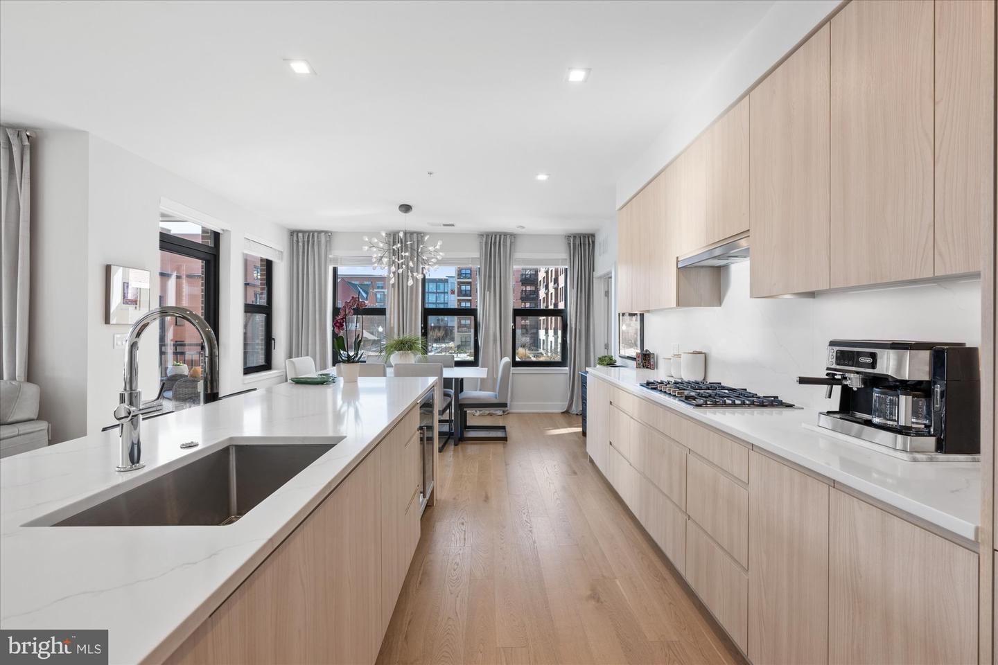 737 SWANN AVE #212, ALEXANDRIA, Virginia 22301, 2 Bedrooms Bedrooms, ,2 BathroomsBathrooms,Residential,For sale,737 SWANN AVE #212,VAAX2047800 MLS # VAAX2047800