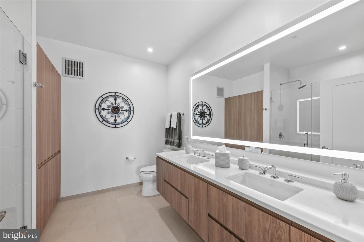737 SWANN AVE #212, ALEXANDRIA, Virginia 22301, 2 Bedrooms Bedrooms, ,2 BathroomsBathrooms,Residential,For sale,737 SWANN AVE #212,VAAX2047800 MLS # VAAX2047800