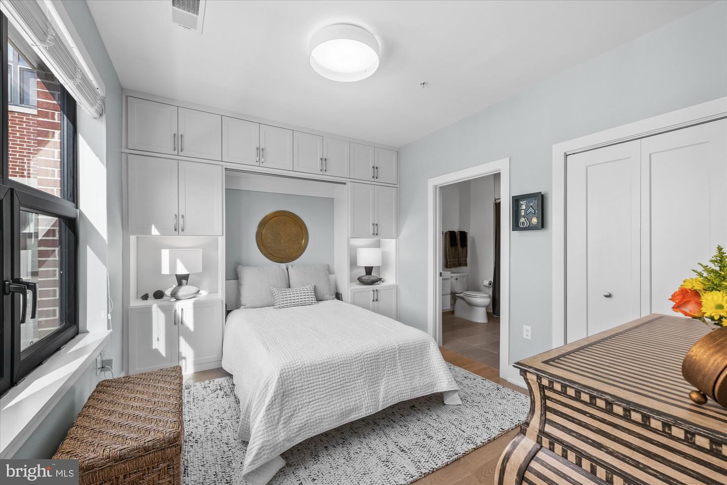 737 SWANN AVE #212, ALEXANDRIA, Virginia 22301, 2 Bedrooms Bedrooms, ,2 BathroomsBathrooms,Residential,For sale,737 SWANN AVE #212,VAAX2047800 MLS # VAAX2047800