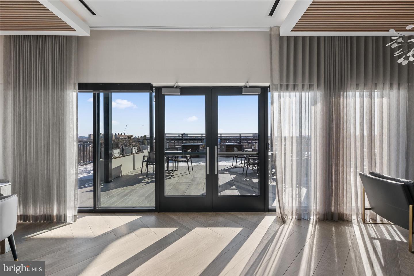 737 SWANN AVE #212, ALEXANDRIA, Virginia 22301, 2 Bedrooms Bedrooms, ,2 BathroomsBathrooms,Residential,For sale,737 SWANN AVE #212,VAAX2047800 MLS # VAAX2047800