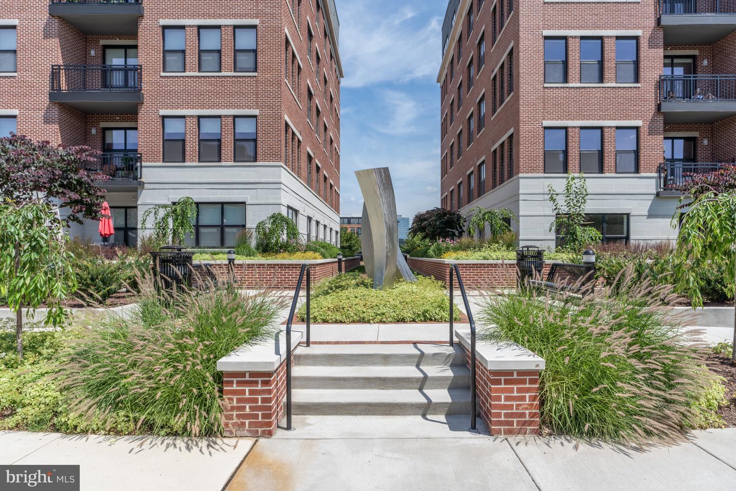 737 SWANN AVE #212, ALEXANDRIA, Virginia 22301, 2 Bedrooms Bedrooms, ,2 BathroomsBathrooms,Residential,For sale,737 SWANN AVE #212,VAAX2047800 MLS # VAAX2047800