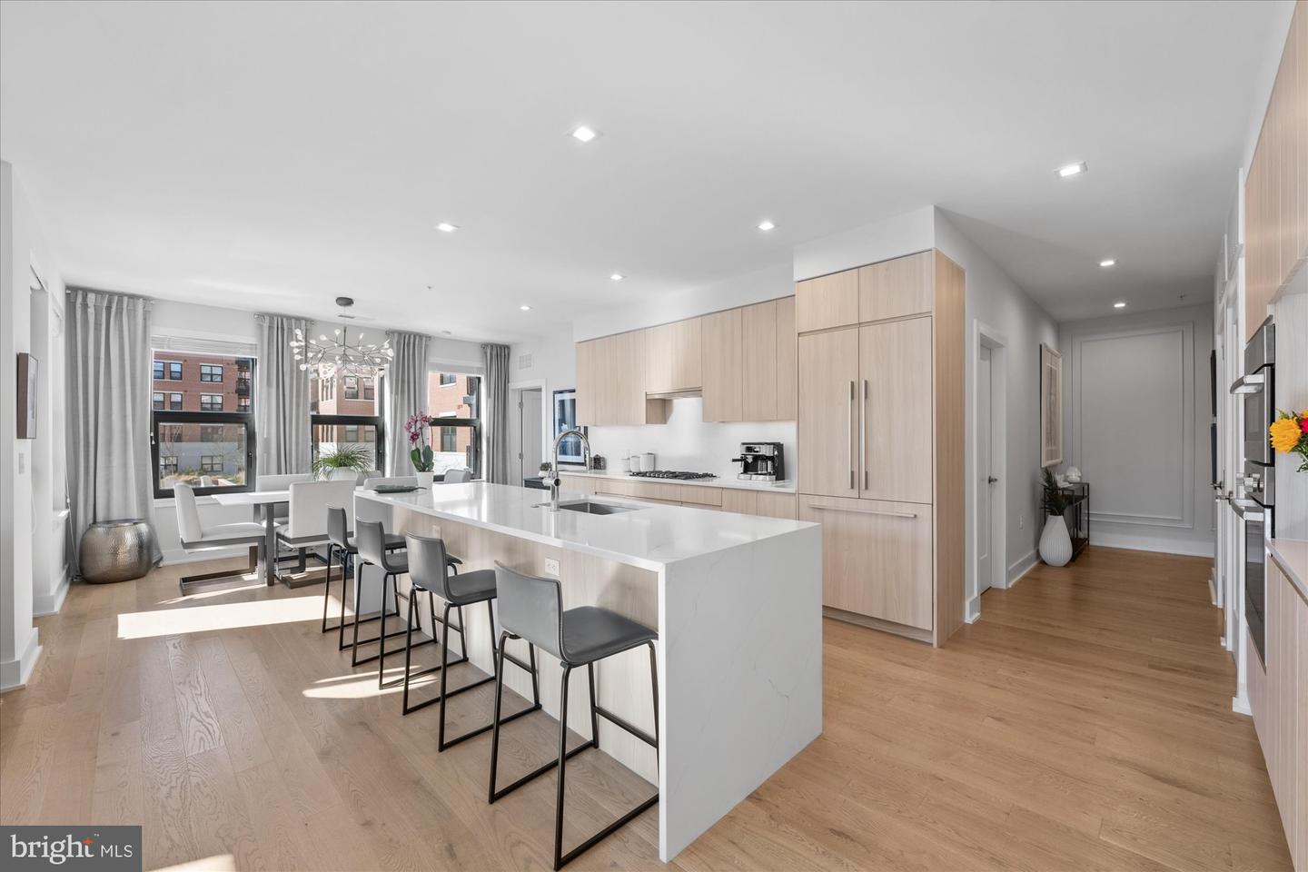 737 SWANN AVE #212, ALEXANDRIA, Virginia 22301, 2 Bedrooms Bedrooms, ,2 BathroomsBathrooms,Residential,For sale,737 SWANN AVE #212,VAAX2047800 MLS # VAAX2047800