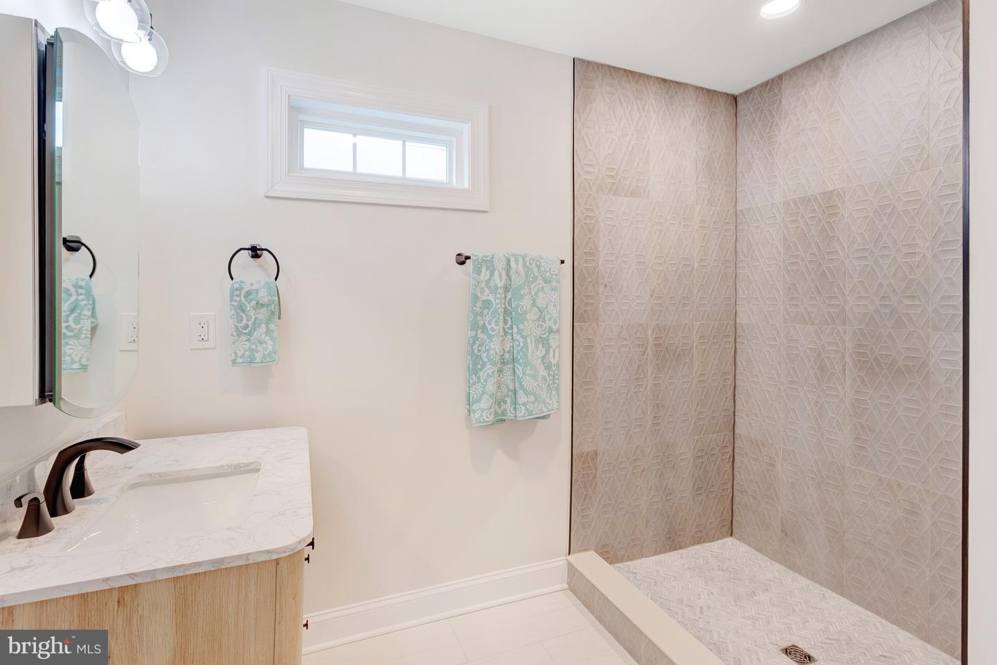 913 SYLVANIA AVE, FREDERICKSBURG, Virginia 22401, 5 Bedrooms Bedrooms, ,4 BathroomsBathrooms,Residential,For sale,913 SYLVANIA AVE,VAFB2008638 MLS # VAFB2008638