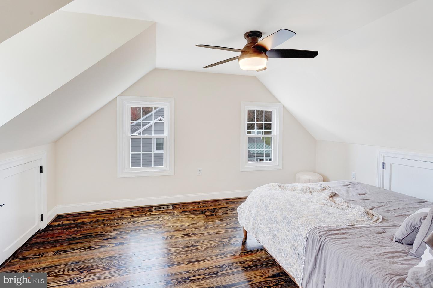 913 SYLVANIA AVE, FREDERICKSBURG, Virginia 22401, 5 Bedrooms Bedrooms, ,4 BathroomsBathrooms,Residential,For sale,913 SYLVANIA AVE,VAFB2008638 MLS # VAFB2008638