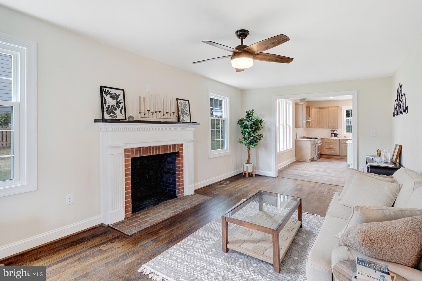 913 SYLVANIA AVE, FREDERICKSBURG, Virginia 22401, 5 Bedrooms Bedrooms, ,4 BathroomsBathrooms,Residential,For sale,913 SYLVANIA AVE,VAFB2008638 MLS # VAFB2008638
