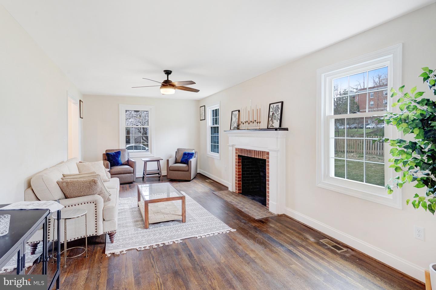 913 SYLVANIA AVE, FREDERICKSBURG, Virginia 22401, 5 Bedrooms Bedrooms, ,4 BathroomsBathrooms,Residential,For sale,913 SYLVANIA AVE,VAFB2008638 MLS # VAFB2008638