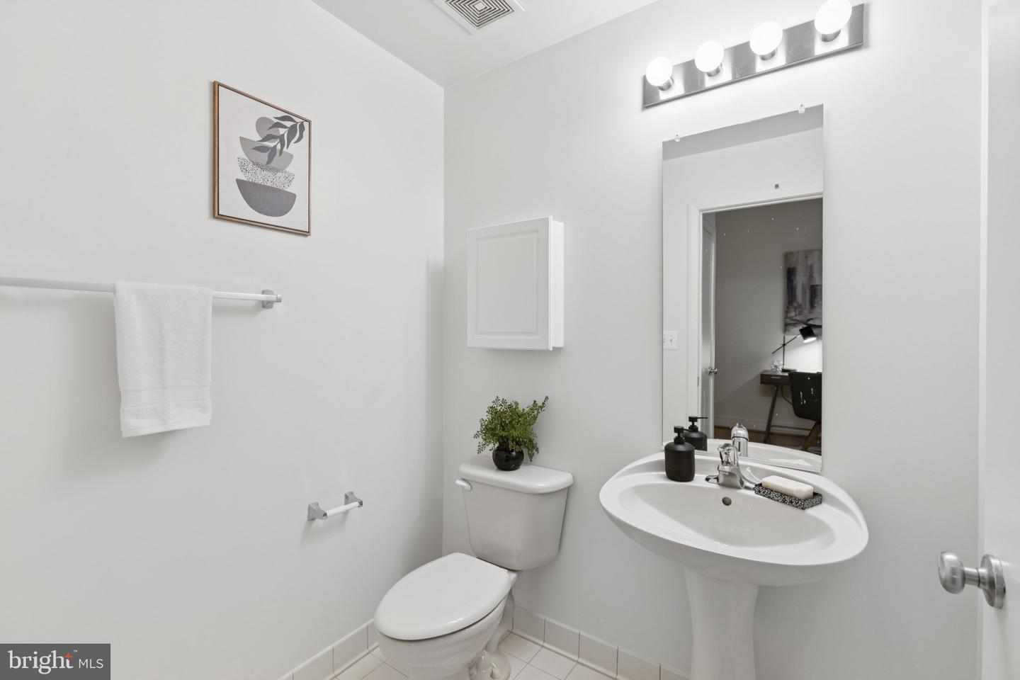 2020 12TH ST NW #201, WASHINGTON, District Of Columbia 20009, 1 Bedroom Bedrooms, ,1 BathroomBathrooms,Residential,For sale,2020 12TH ST NW #201,DCDC2206654 MLS # DCDC2206654