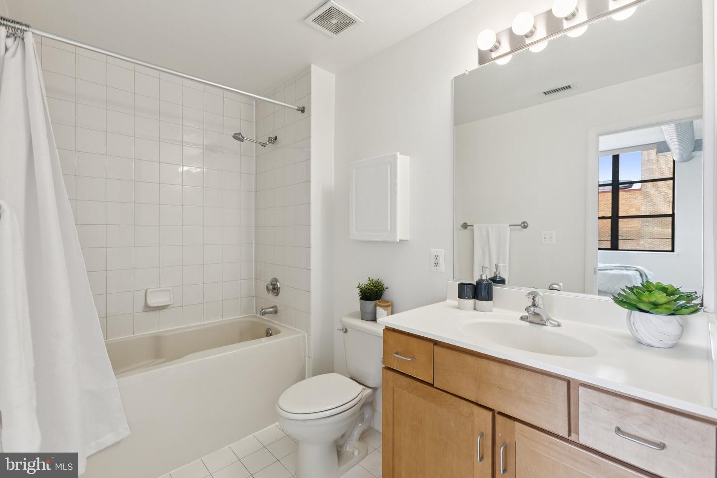 2020 12TH ST NW #201, WASHINGTON, District Of Columbia 20009, 1 Bedroom Bedrooms, ,1 BathroomBathrooms,Residential,For sale,2020 12TH ST NW #201,DCDC2206654 MLS # DCDC2206654
