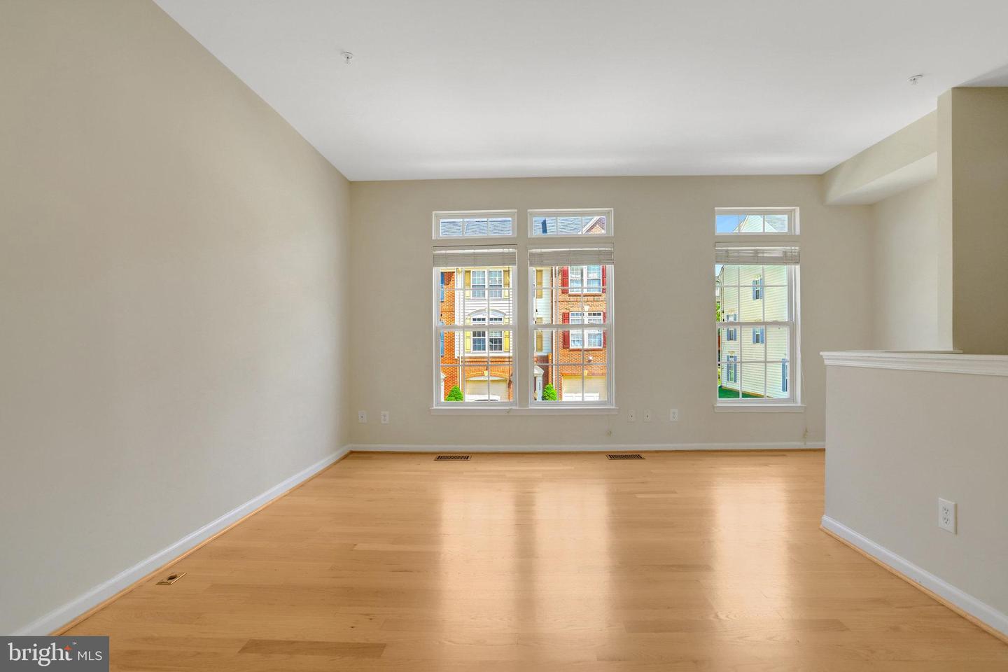 3504 ELLERY CIR, FALLS CHURCH, Virginia 22041, 3 Bedrooms Bedrooms, ,3 BathroomsBathrooms,Residential,For sale,3504 ELLERY CIR,VAFX2256394 MLS # VAFX2256394
