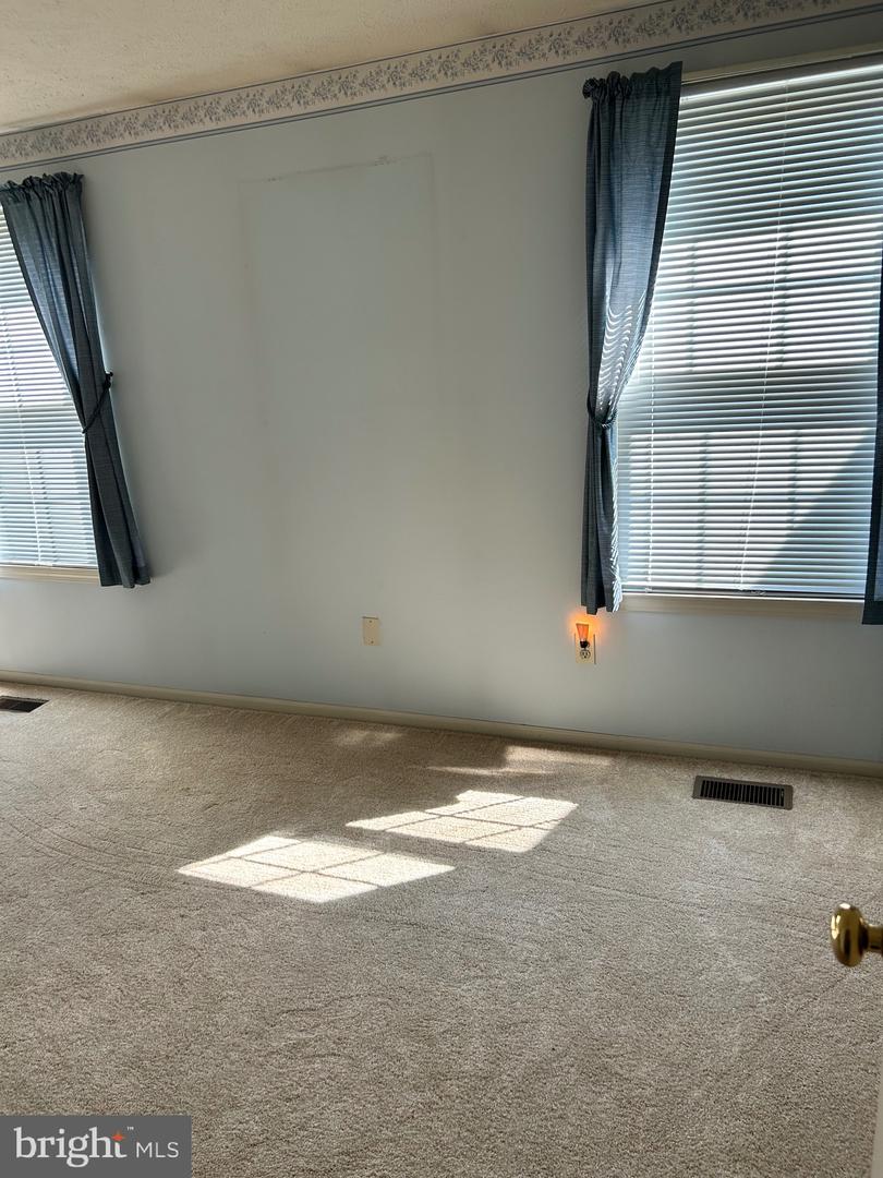 15122 ARUM PL, WOODBRIDGE, Virginia 22191, 2 Bedrooms Bedrooms, ,1 BathroomBathrooms,Residential,For sale,15122 ARUM PL,VAPW2099870 MLS # VAPW2099870