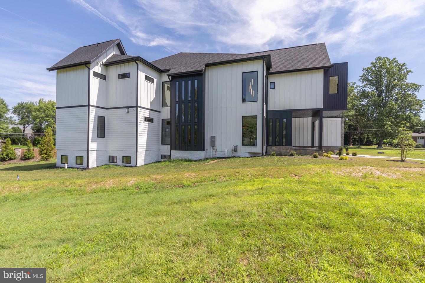 104 MASHIE CT SE, VIENNA, Virginia 22180, 7 Bedrooms Bedrooms, ,6 BathroomsBathrooms,Residential,For sale,104 MASHIE CT SE,VAFX2211306 MLS # VAFX2211306