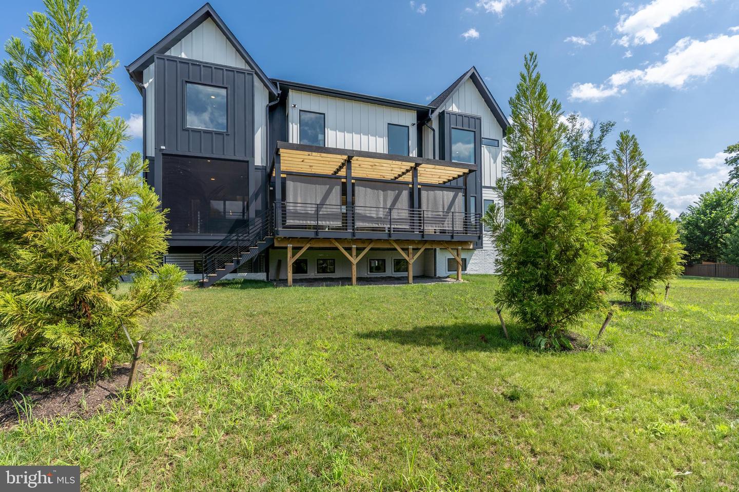 104 MASHIE CT SE, VIENNA, Virginia 22180, 7 Bedrooms Bedrooms, ,6 BathroomsBathrooms,Residential,For sale,104 MASHIE CT SE,VAFX2211306 MLS # VAFX2211306
