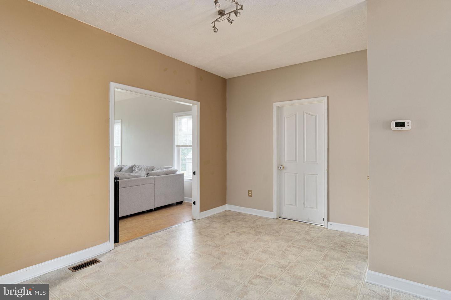 9900 COVENTRY MEADOWS DR, FREDERICKSBURG, Virginia 22408, 4 Bedrooms Bedrooms, ,3 BathroomsBathrooms,Residential,For sale,9900 COVENTRY MEADOWS DR,VASP2033218 MLS # VASP2033218