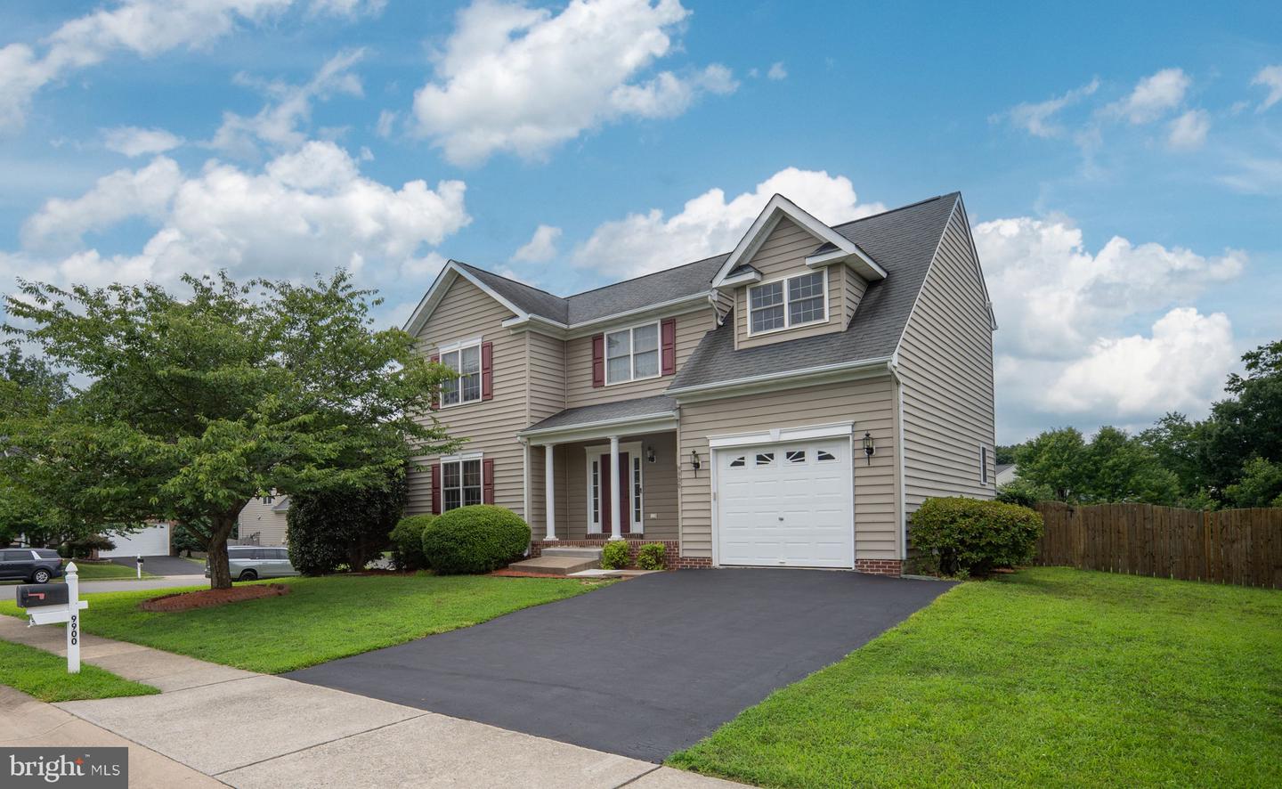 9900 COVENTRY MEADOWS DR, FREDERICKSBURG, Virginia 22408, 4 Bedrooms Bedrooms, ,3 BathroomsBathrooms,Residential,For sale,9900 COVENTRY MEADOWS DR,VASP2033218 MLS # VASP2033218