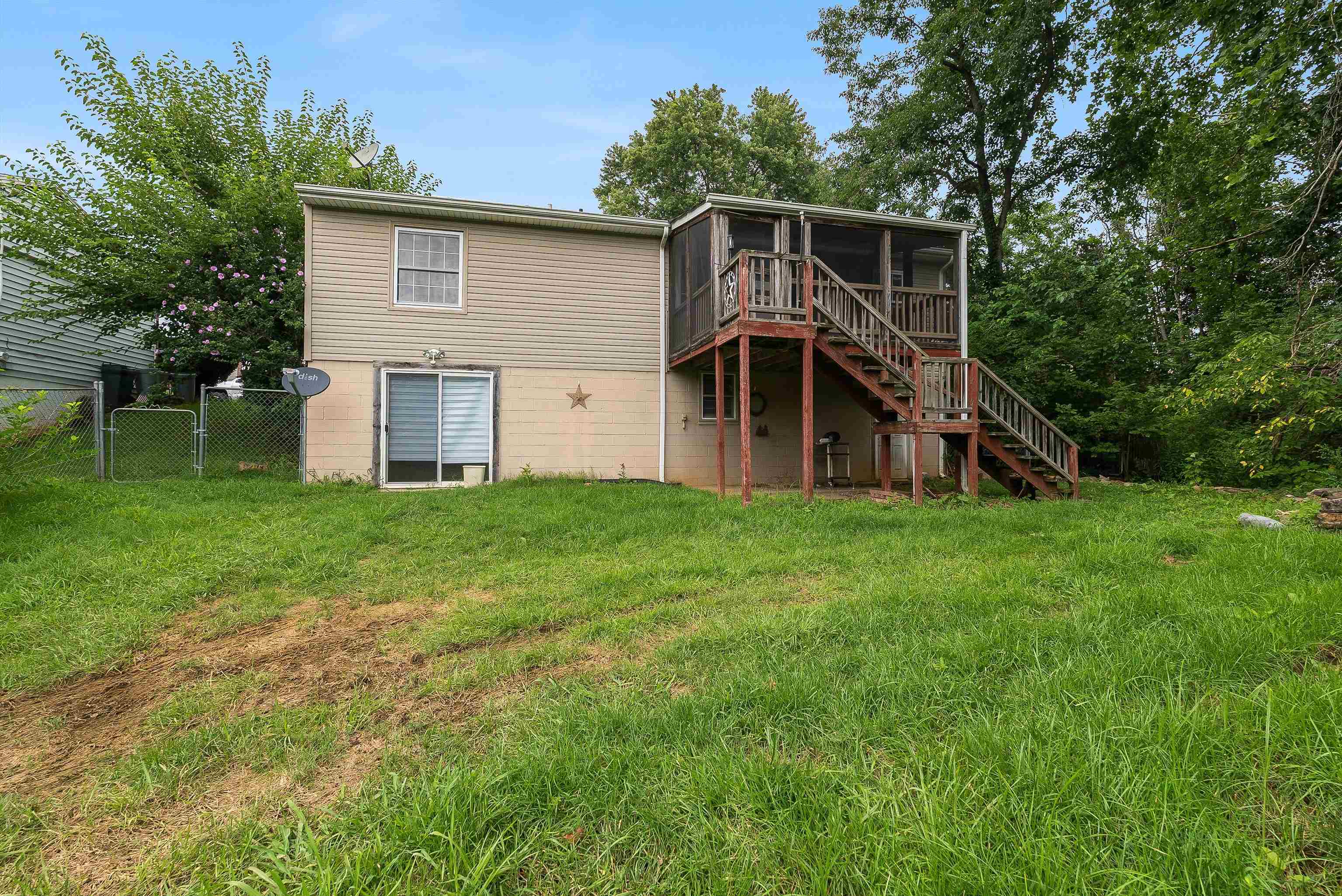 910 CAROL AVE, SHENANDOAH, Virginia 22849, 3 Bedrooms Bedrooms, ,1 BathroomBathrooms,Residential,910 CAROL AVE,667074 MLS # 667074