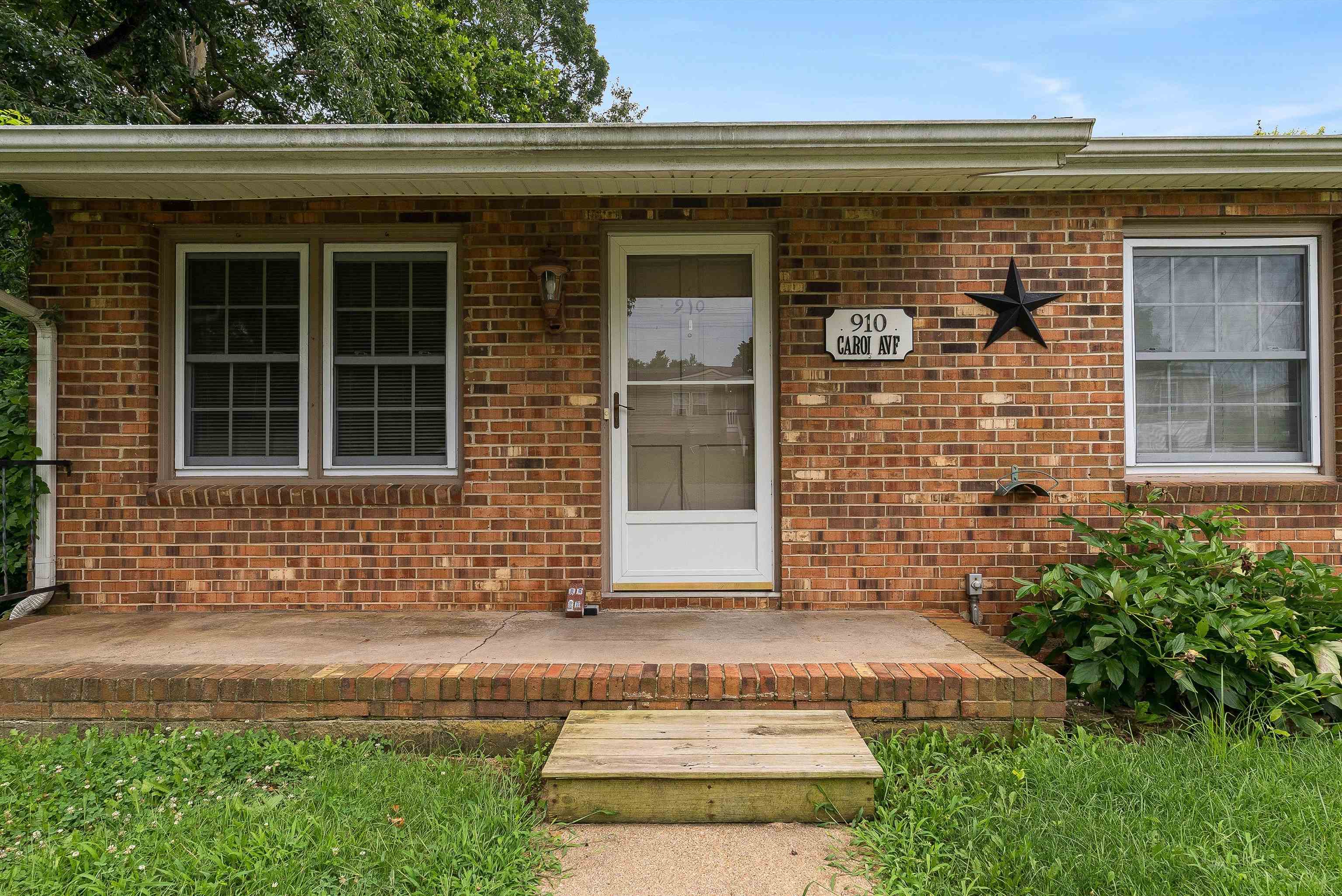 910 CAROL AVE, SHENANDOAH, Virginia 22849, 3 Bedrooms Bedrooms, ,1 BathroomBathrooms,Residential,910 CAROL AVE,667074 MLS # 667074