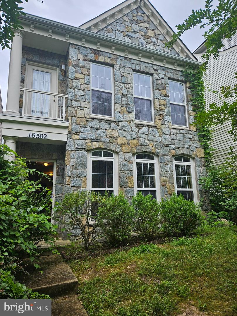 16502 BOBSTER CT, WOODBRIDGE, Virginia 22191, 4 Bedrooms Bedrooms, ,3 BathroomsBathrooms,Residential,For sale,16502 BOBSTER CT,VAPW2098582 MLS # VAPW2098582