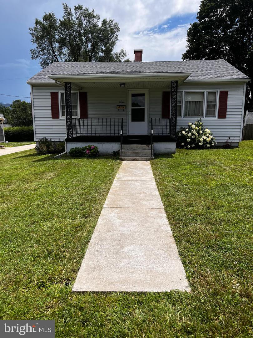 108 KING AVE, WAYNESBORO, Virginia 22980, 3 Bedrooms Bedrooms, ,1 BathroomBathrooms,Residential,For sale,108 KING AVE,VAWB2000184 MLS # VAWB2000184