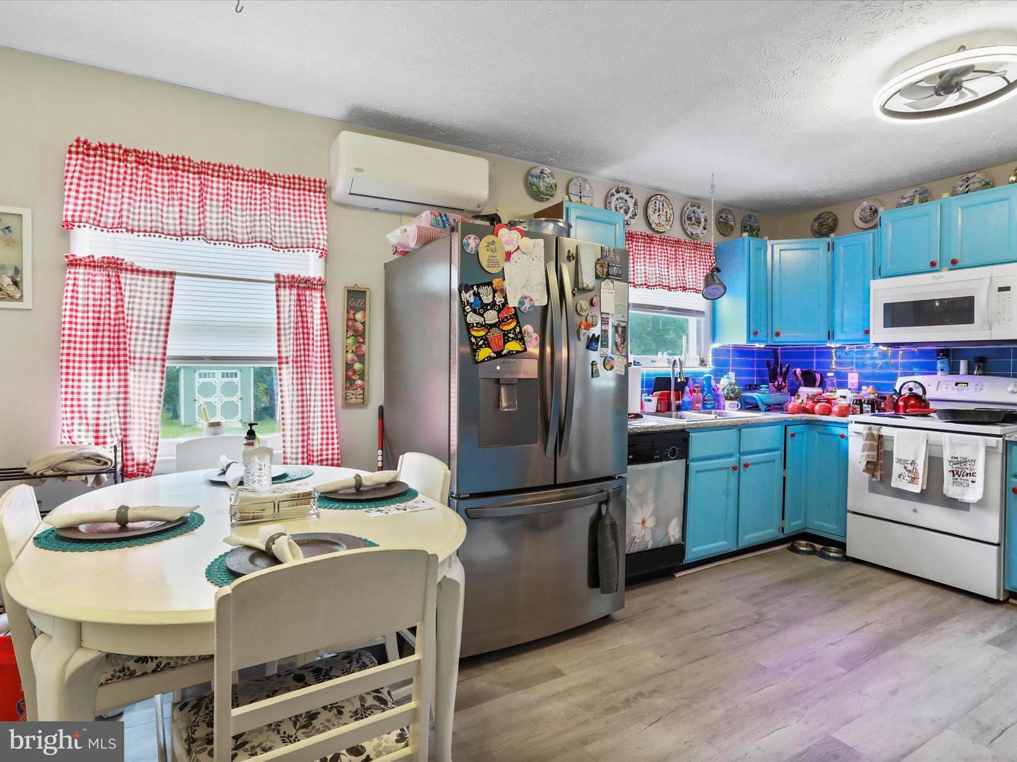 262 THOMPSON HOLLOW RD, BENTONVILLE, Virginia 22610, 3 Bedrooms Bedrooms, ,2 BathroomsBathrooms,Residential,For sale,262 THOMPSON HOLLOW RD,VAWR2011722 MLS # VAWR2011722